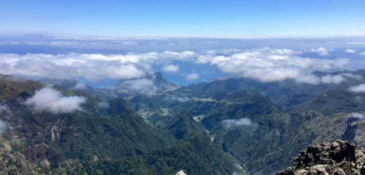 Ausblick am Pico do Arieiro auf Madeira