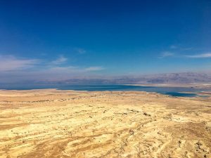 Blick von der Festung Masada aufs Tote Meer in Israel